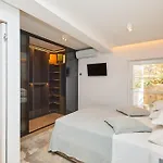 Insula Luxury Apartment