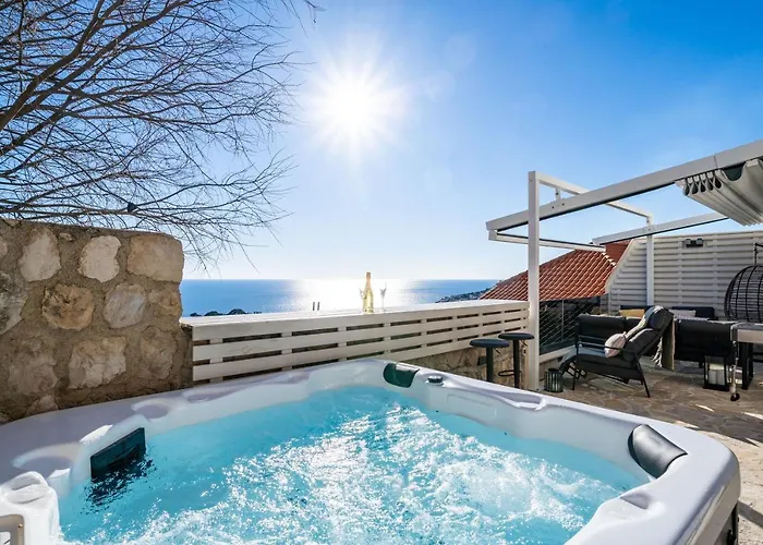 Insula Luxury Apartment